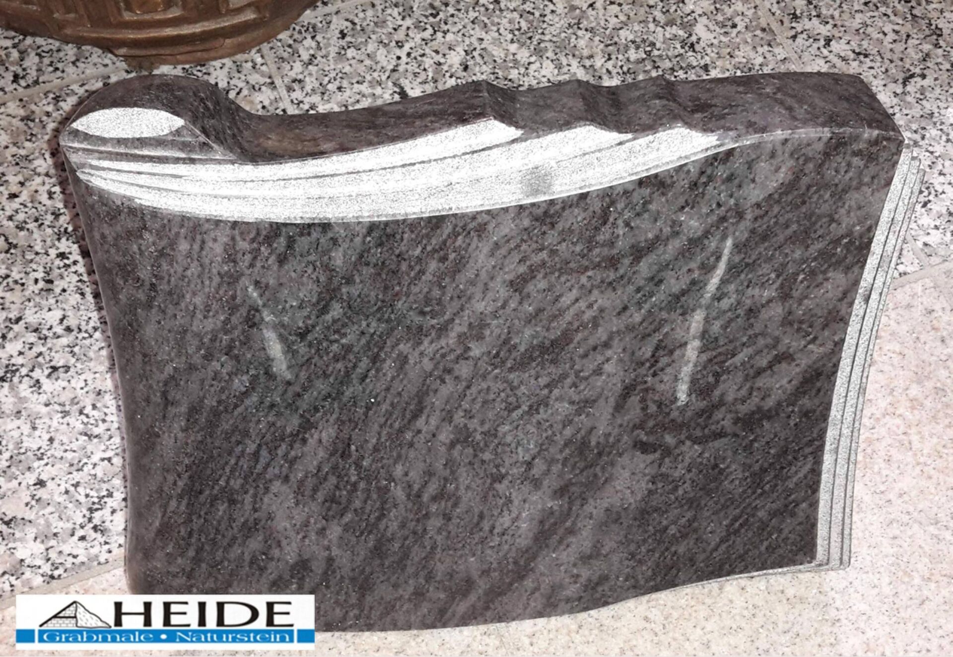 Lagerstein: Liegestein - 186