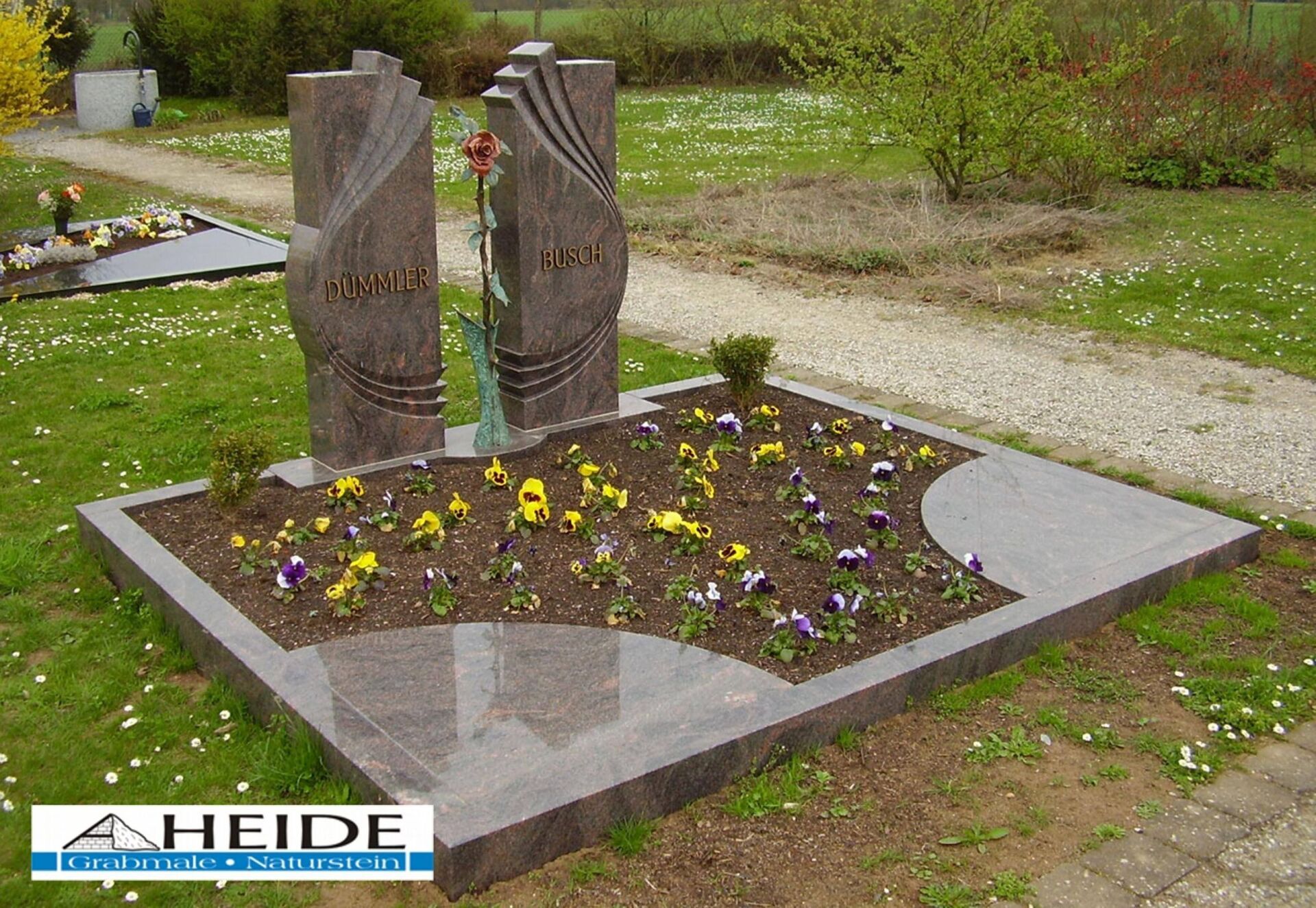 Referenz: Doppelgrab 03