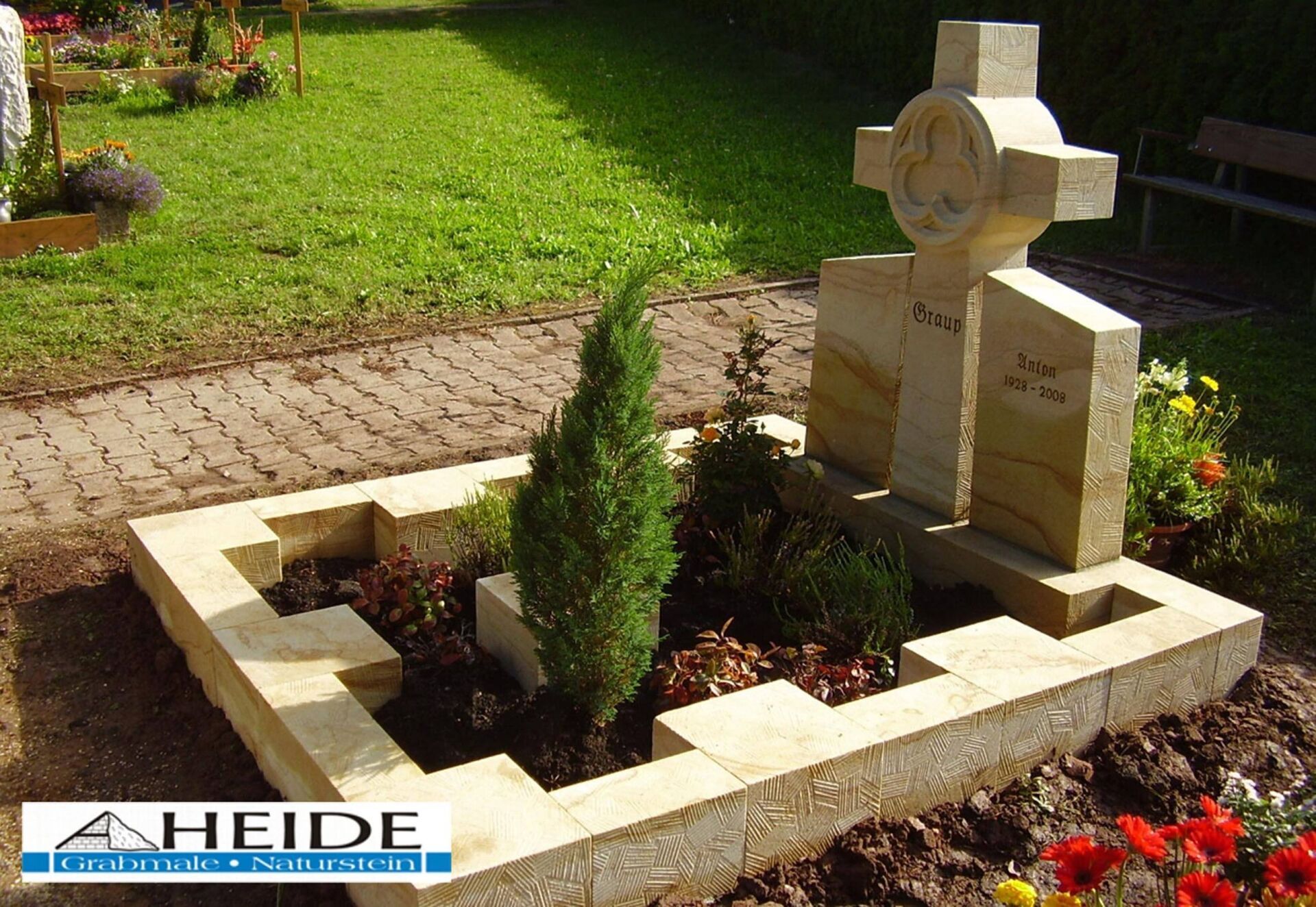 Referenz: Doppelgrab 19