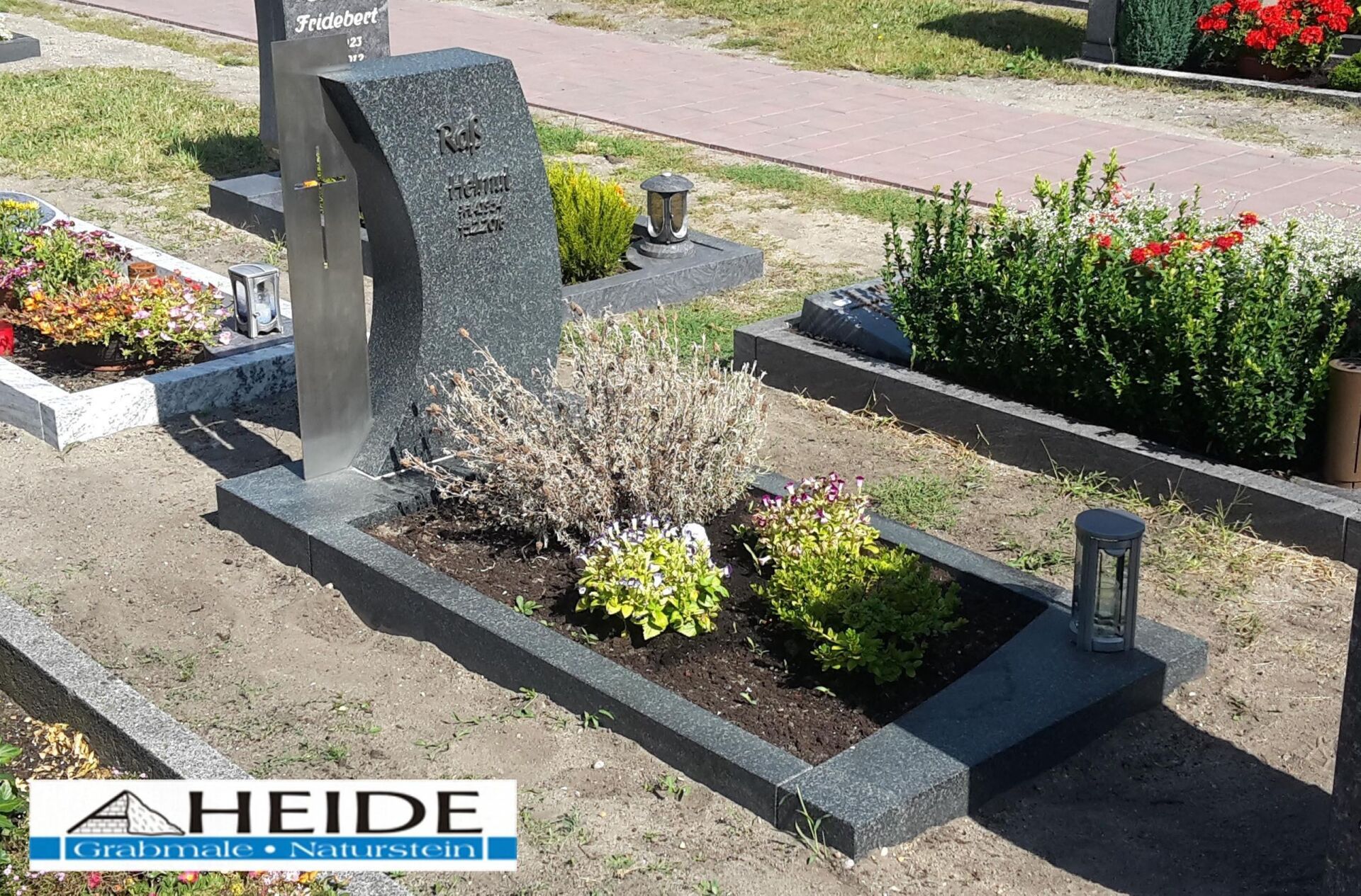 Referenz: Einzelgrab 25