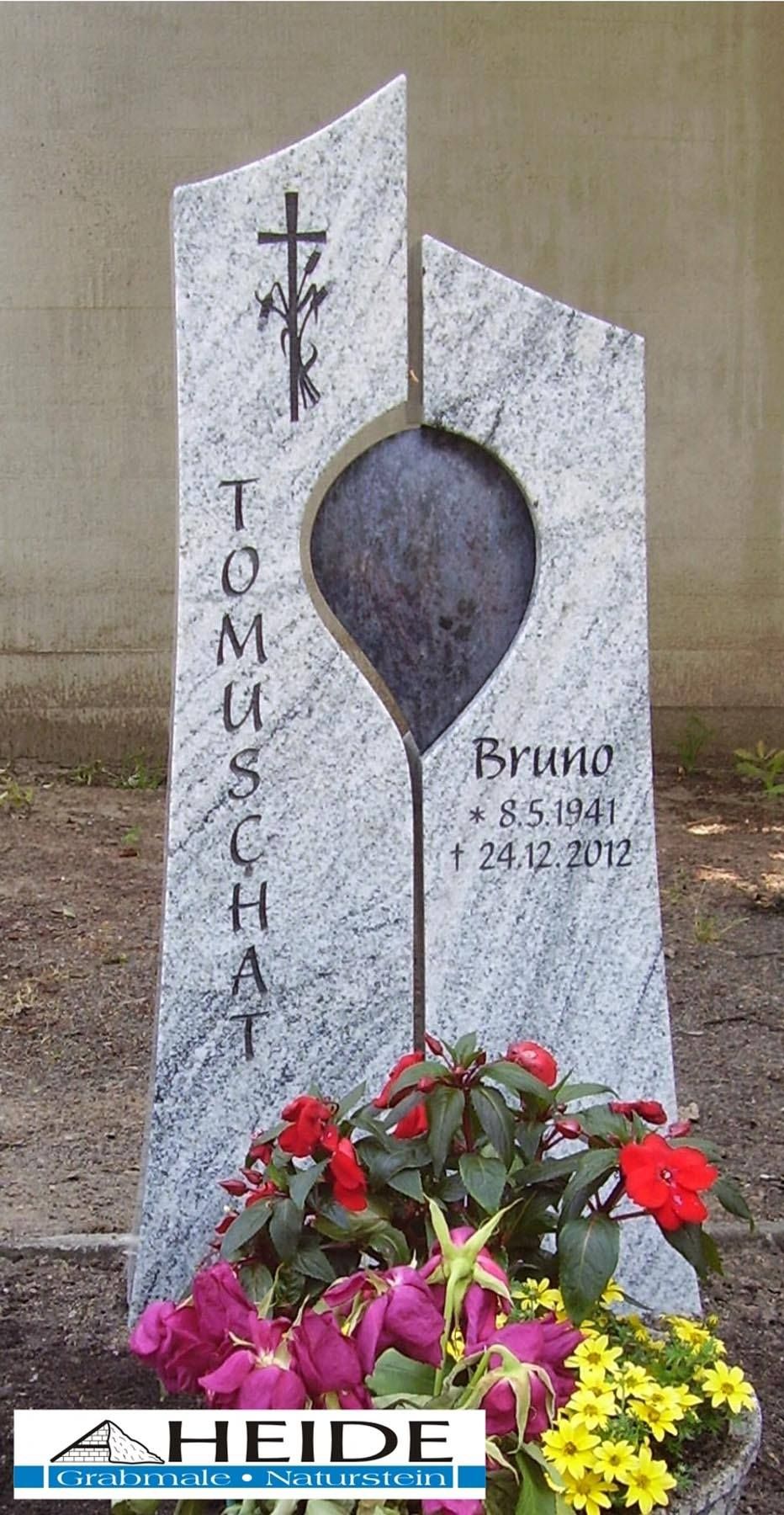 Referenz: Urnenstein 02