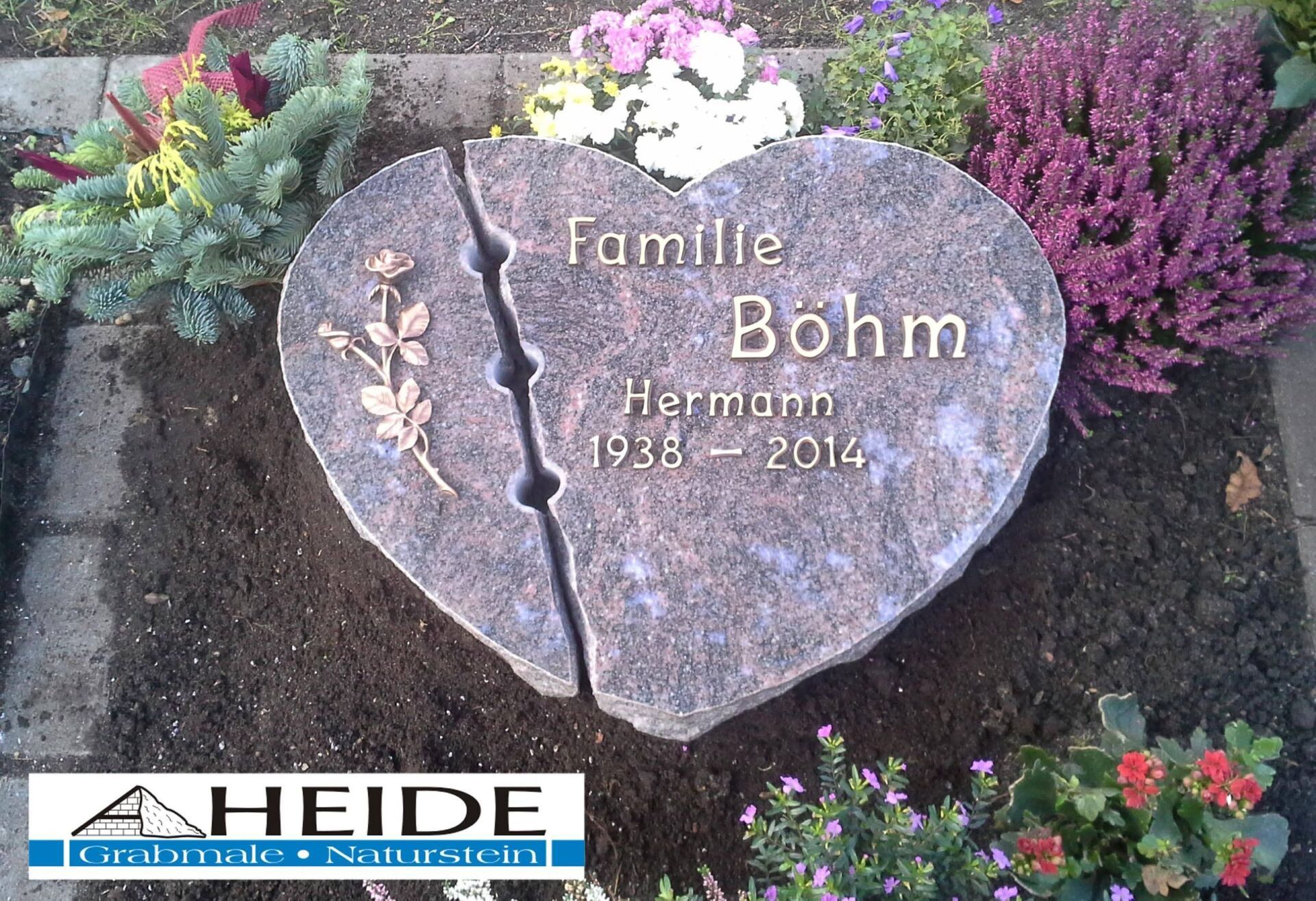 Referenz: Urnenstein - Herz geteilt