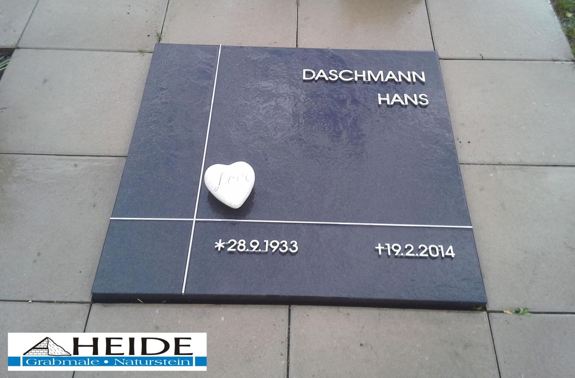 Referenz: Urnenstein - Liegeplatte Edelstahl 02