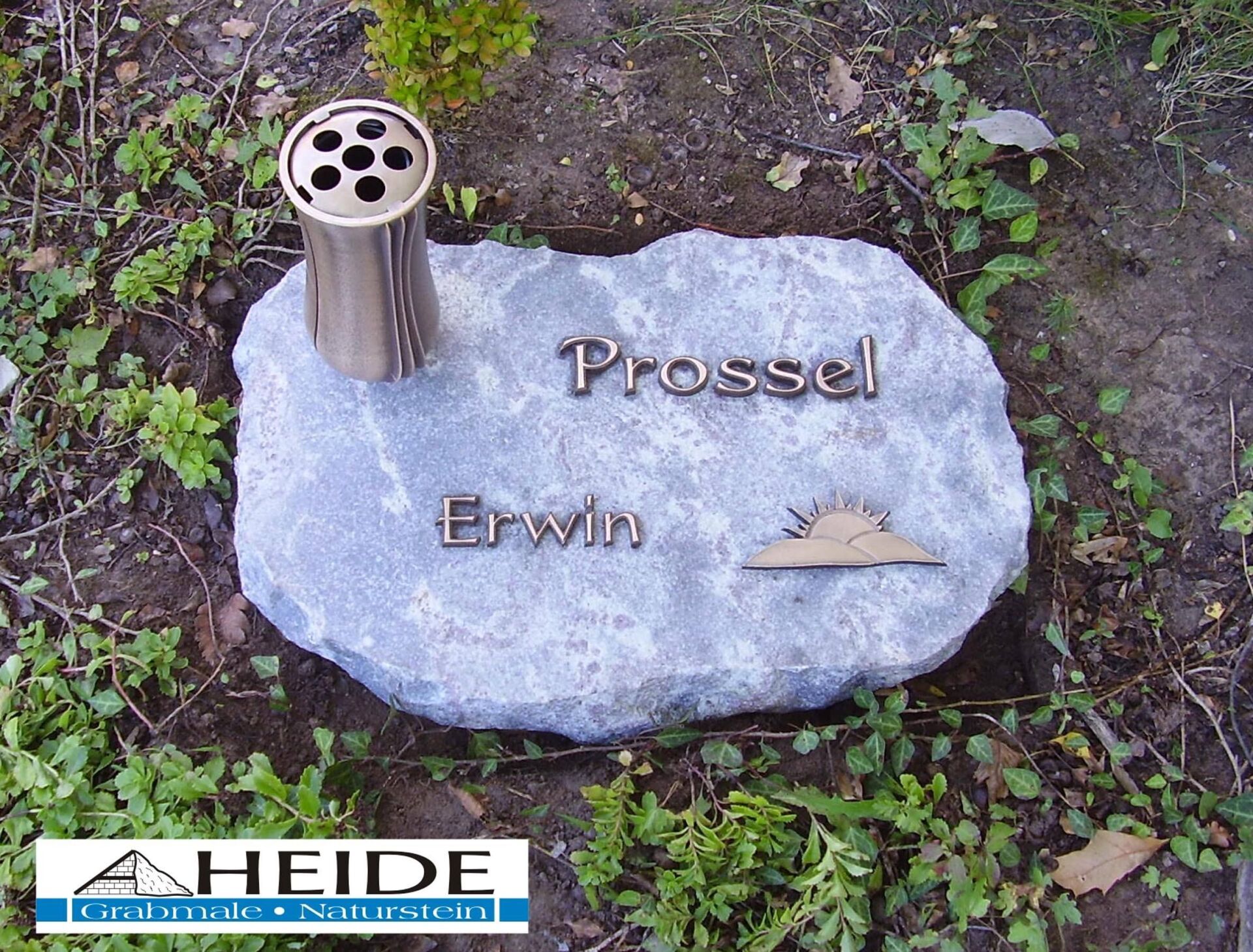 Referenz: Urnenstein - Liegestein 05