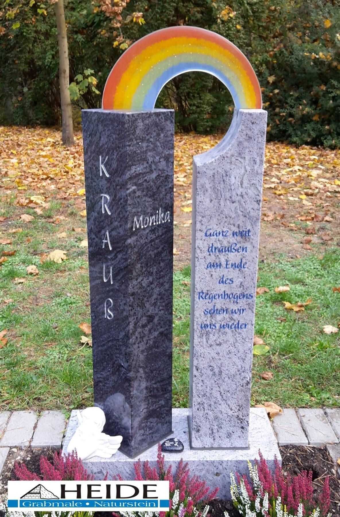 Referenz: Urnenstein - Regenbogen Glas 03