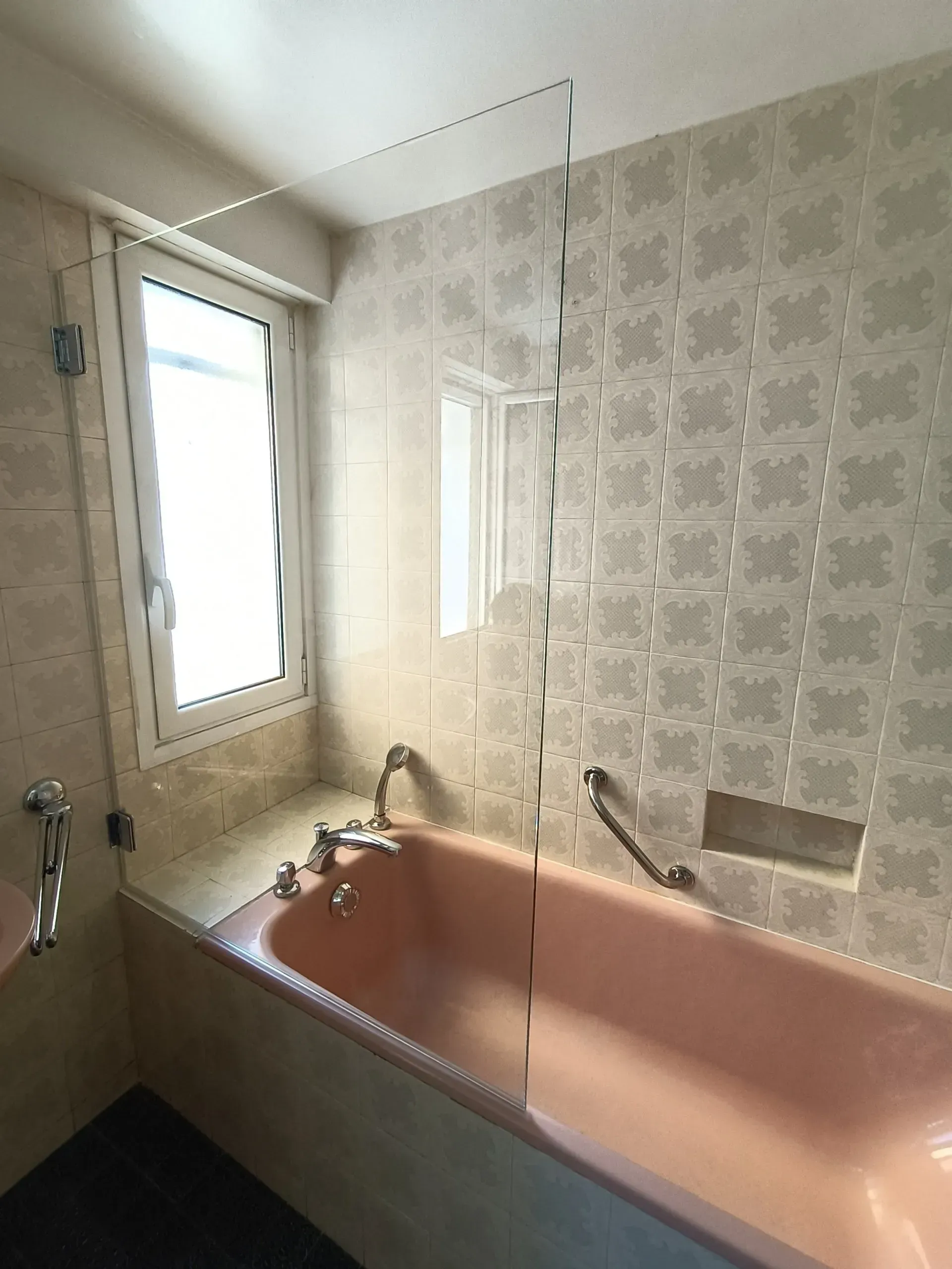 Paroi vitrée pour baignoire