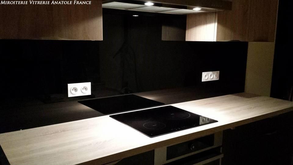 Crédence en verre trempé laqué noir