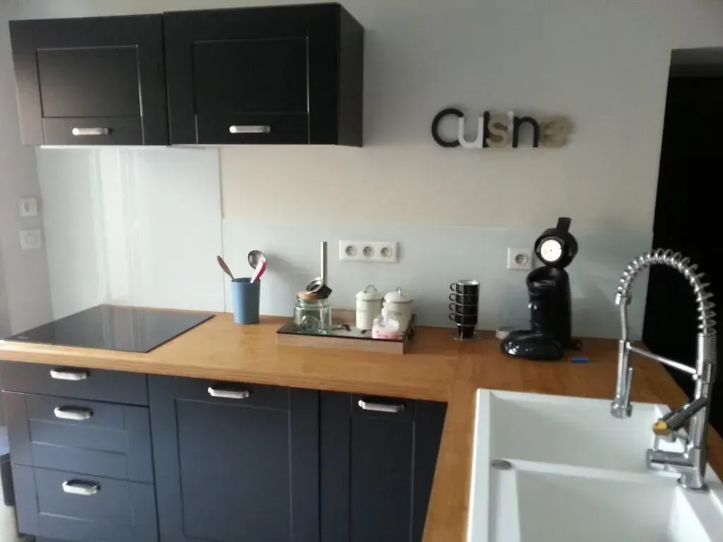 Pose de crédence de cuisine