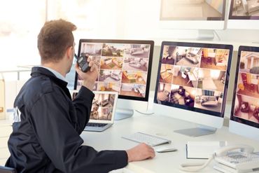 Security arbeitet mit Computern