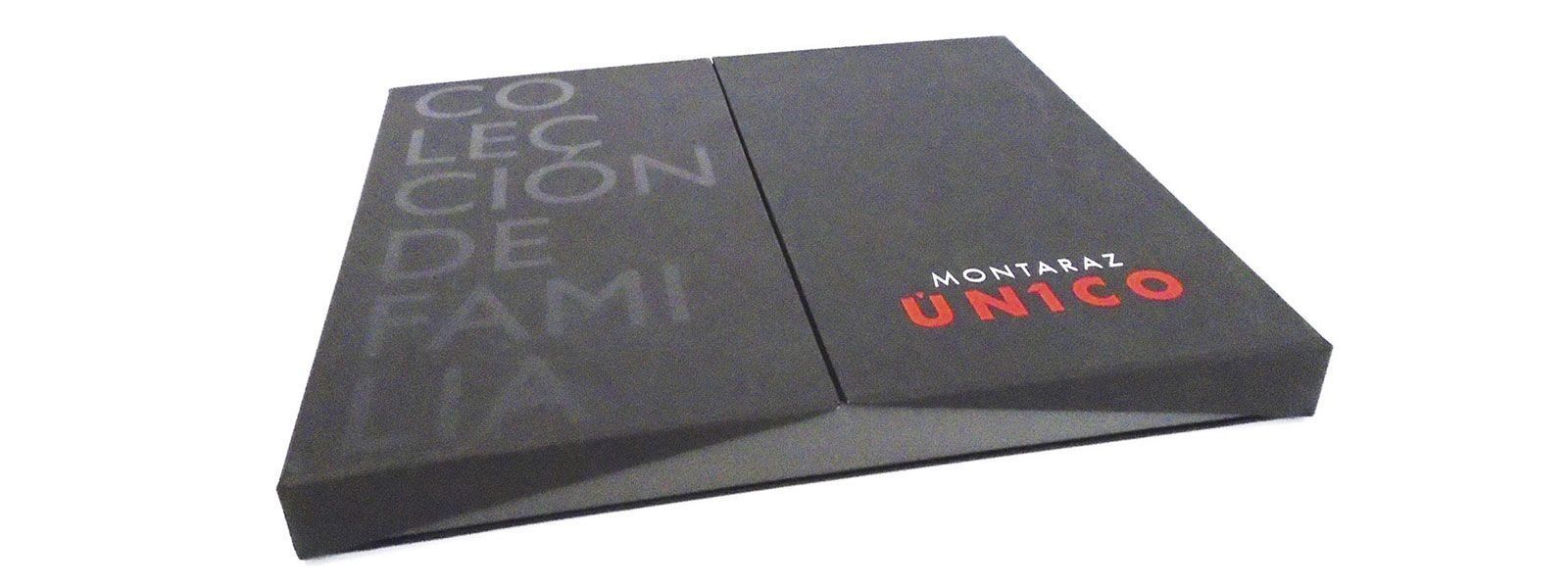 Una caja negra con la palabra "unico" escrita en ella.