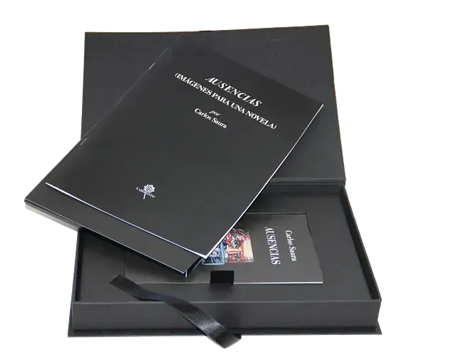 Una caja negra con un libro llamado ansiedad dentro.