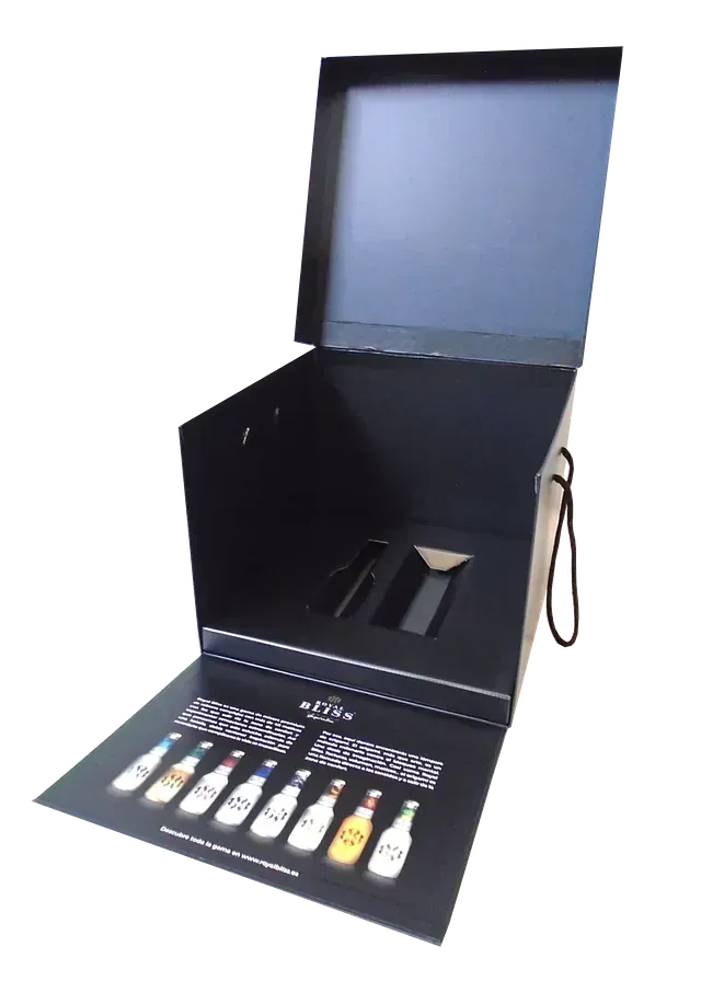 Una caja negra con una imagen de botellas en ella.