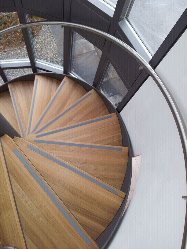 Wendetreppe Holz - Poba Bodenbeläge in Chur