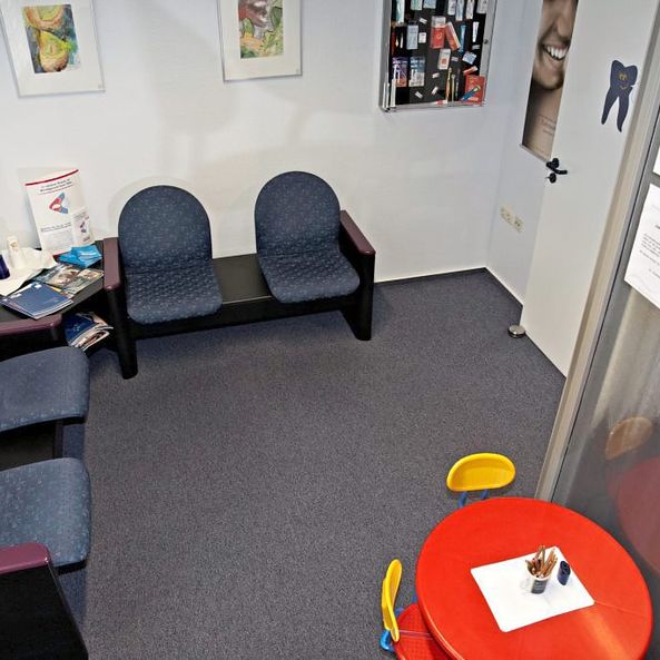 Wartezimmer mit Kinderecke