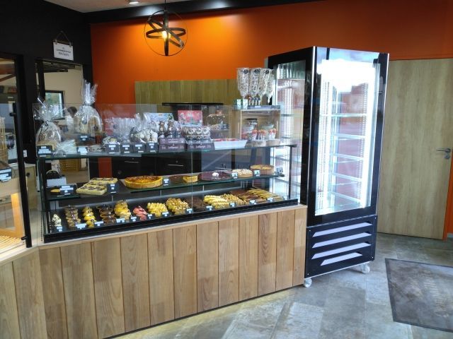 Vitrine réfrigérée et desserts