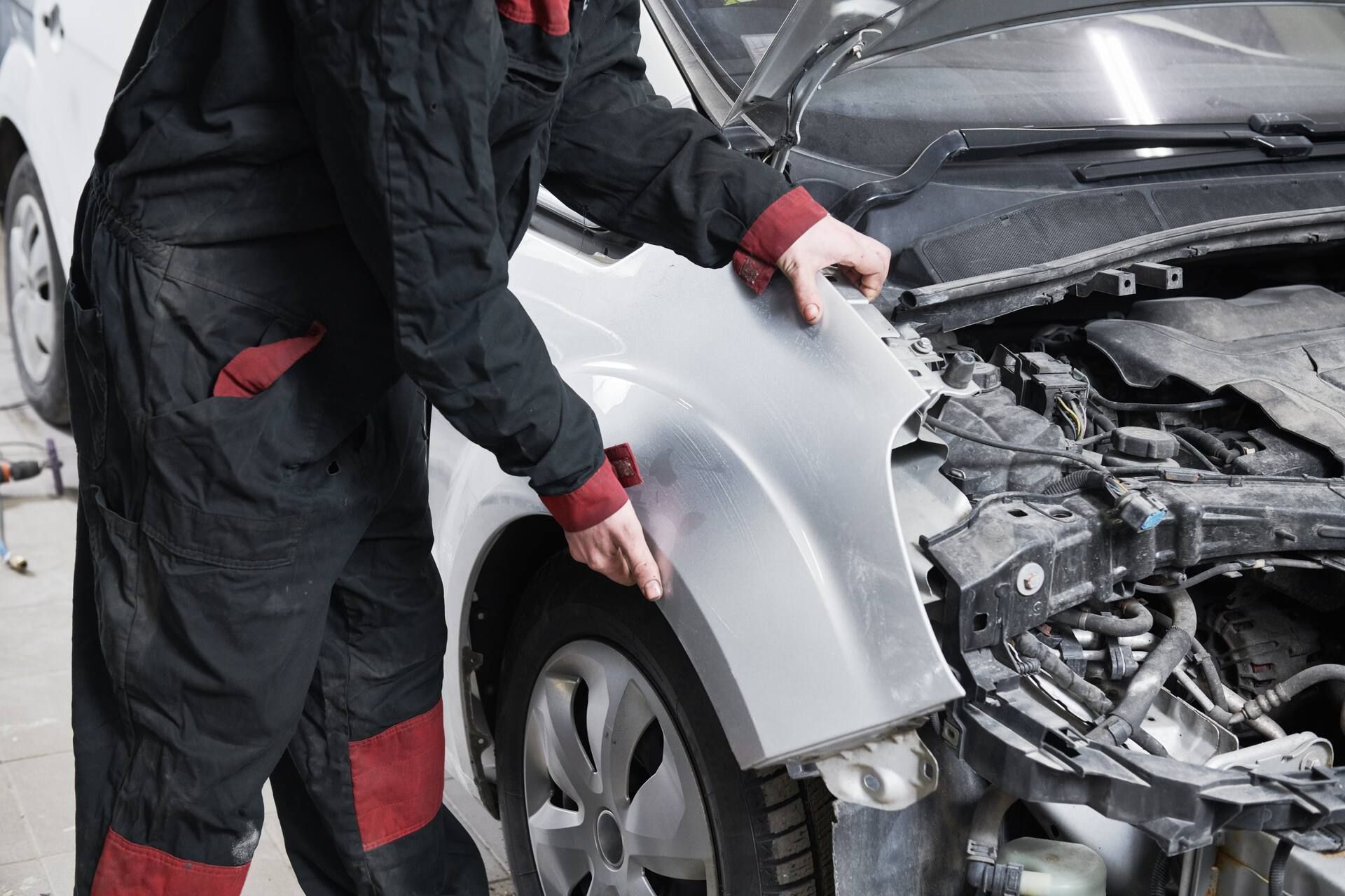 Richard's Autolackiererei, Austausch Autoteile