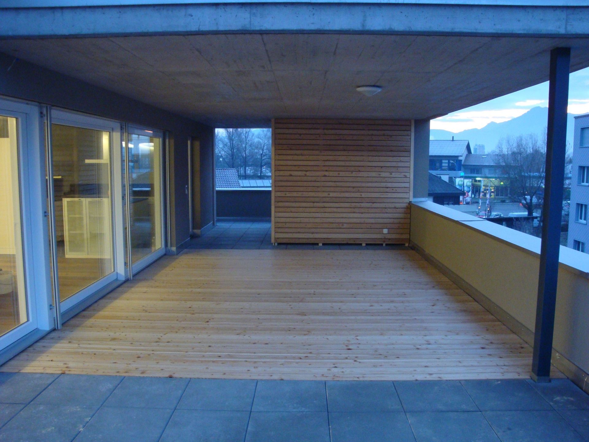 Stump AG Holzbau - Terrassenrost und Gartenraum