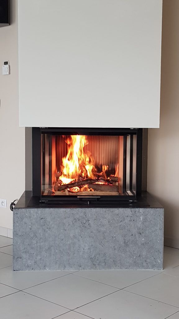 Insert avec un feu à l'intérieur