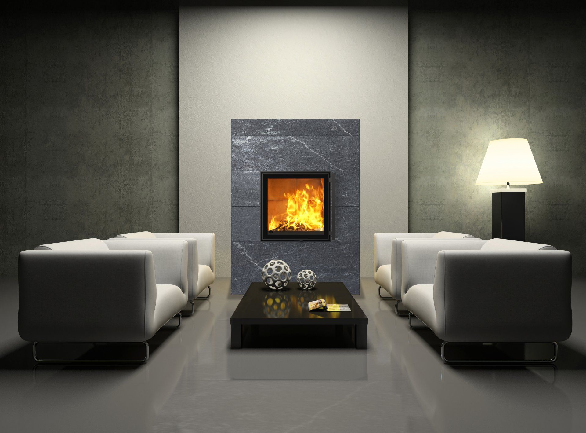 Poêle de masse de couleur grise au milieu d'un salon avec deux canapés de chaque côté