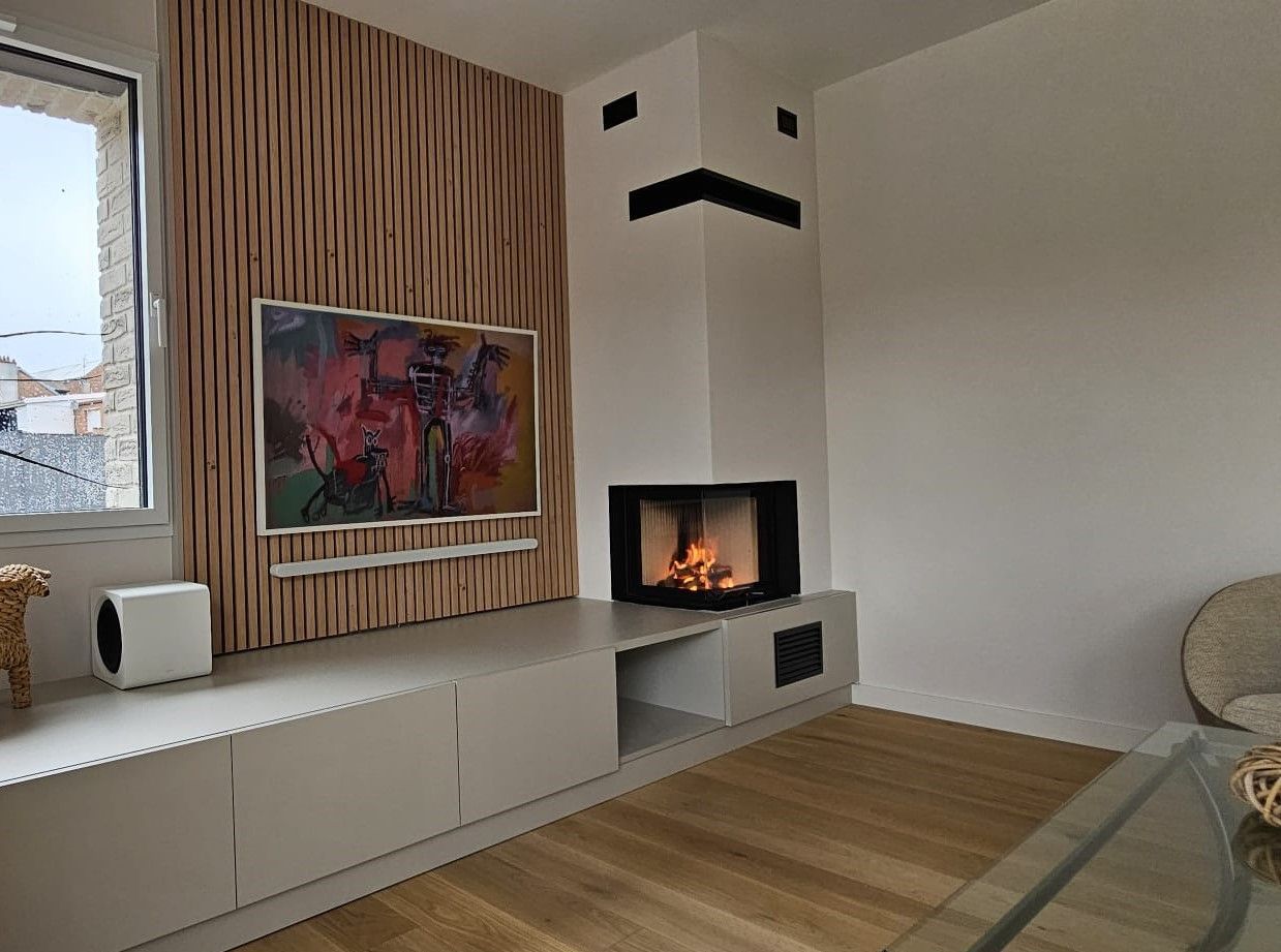 Cheminée en coin réalisée sur mesure