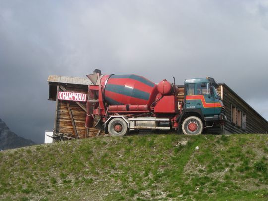 2-achser betonmischer - pinggera transporte ag - engadin / bever