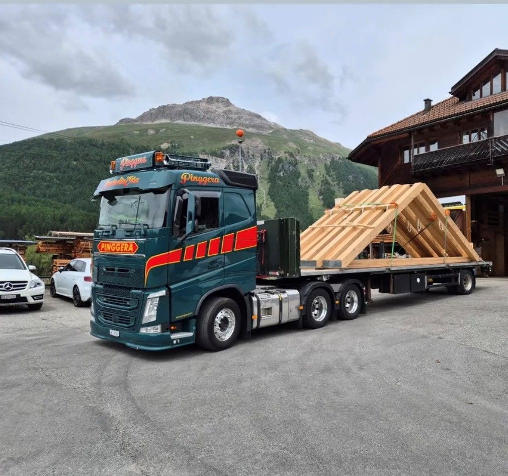 Pinggera Transporte AG Transport Engadin Bever St. Moritz Holztransport 