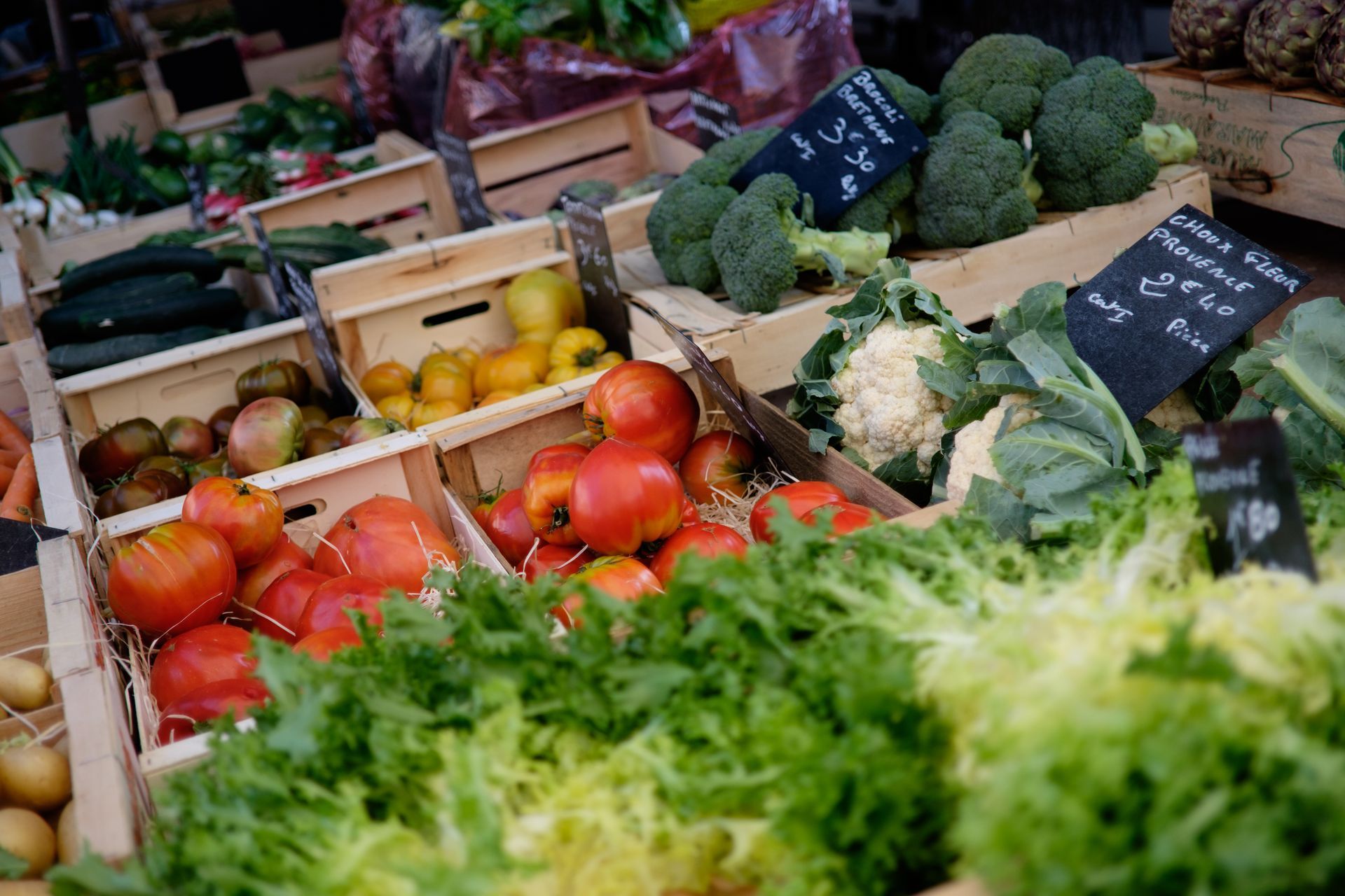Des cartons de fruits