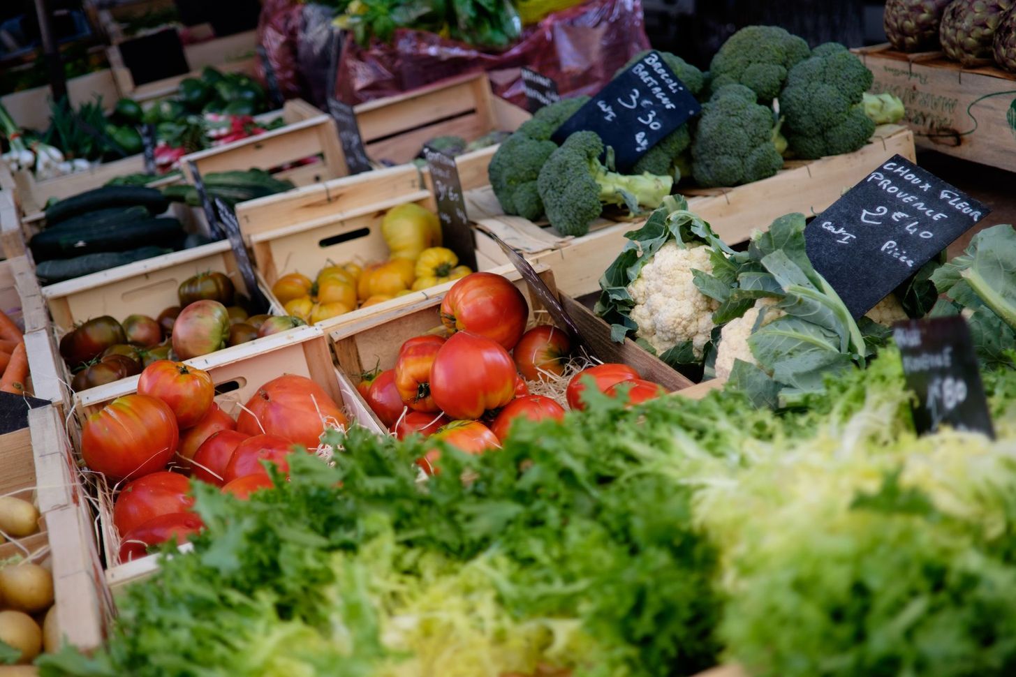 Des cartons de fruits