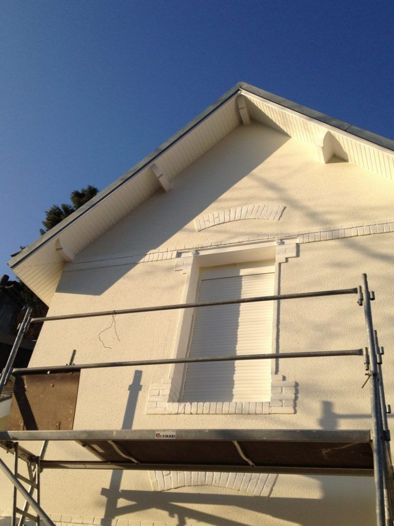 MT Peintures : avant toit PVC avec chausson de pannes