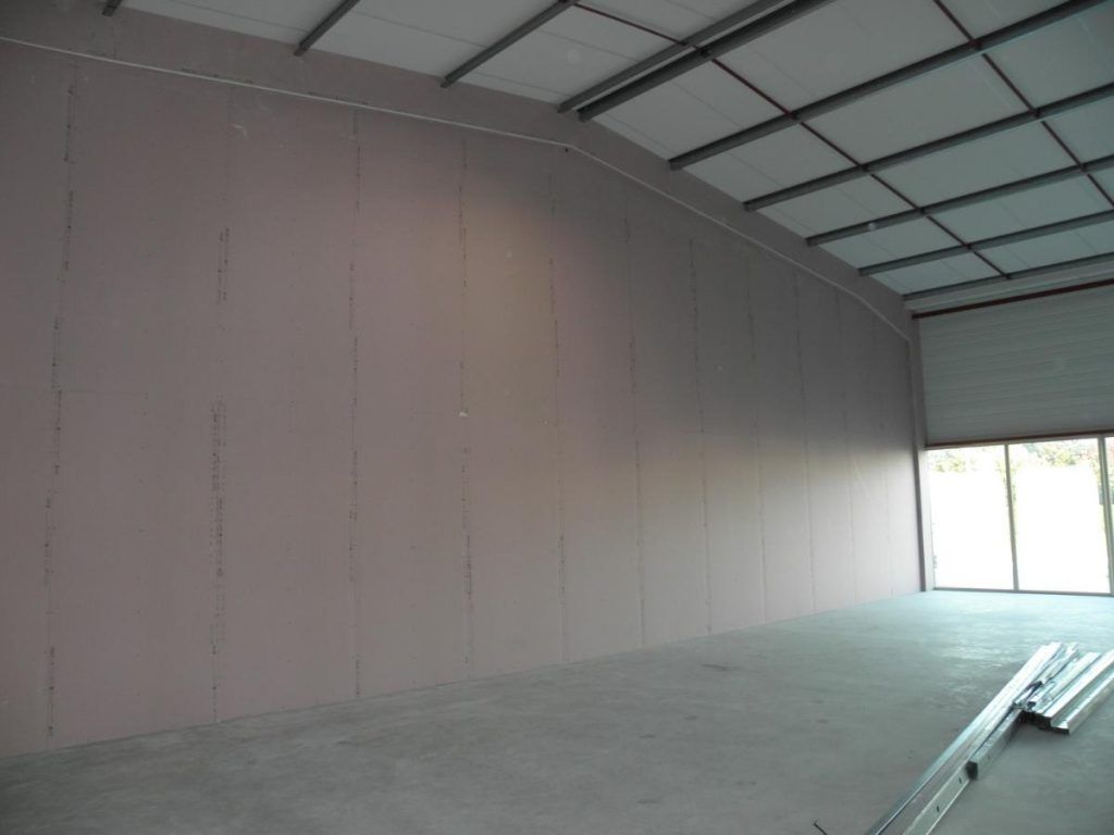 MT Peintures : mur coupe-feu d'un bâtiment industriel à St-Junien, après travaux