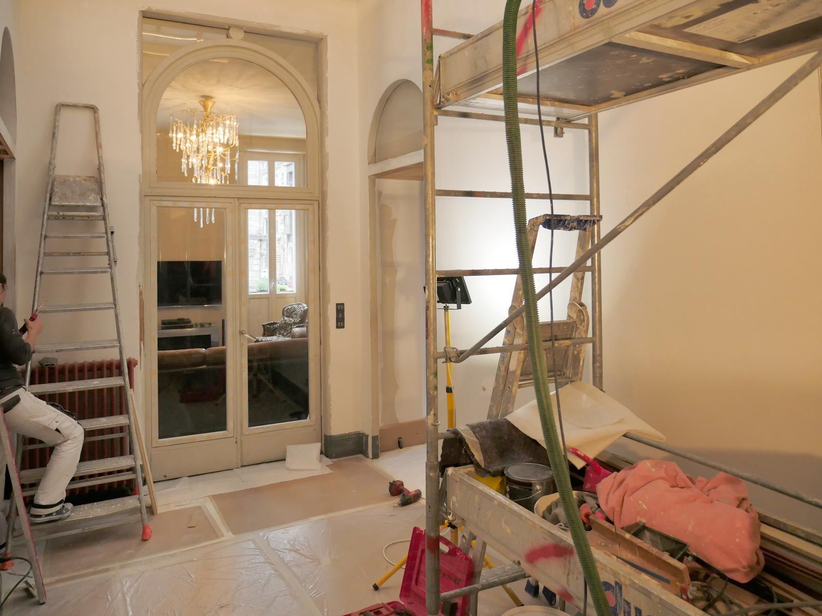 Des travaux de plâtrerie en cours