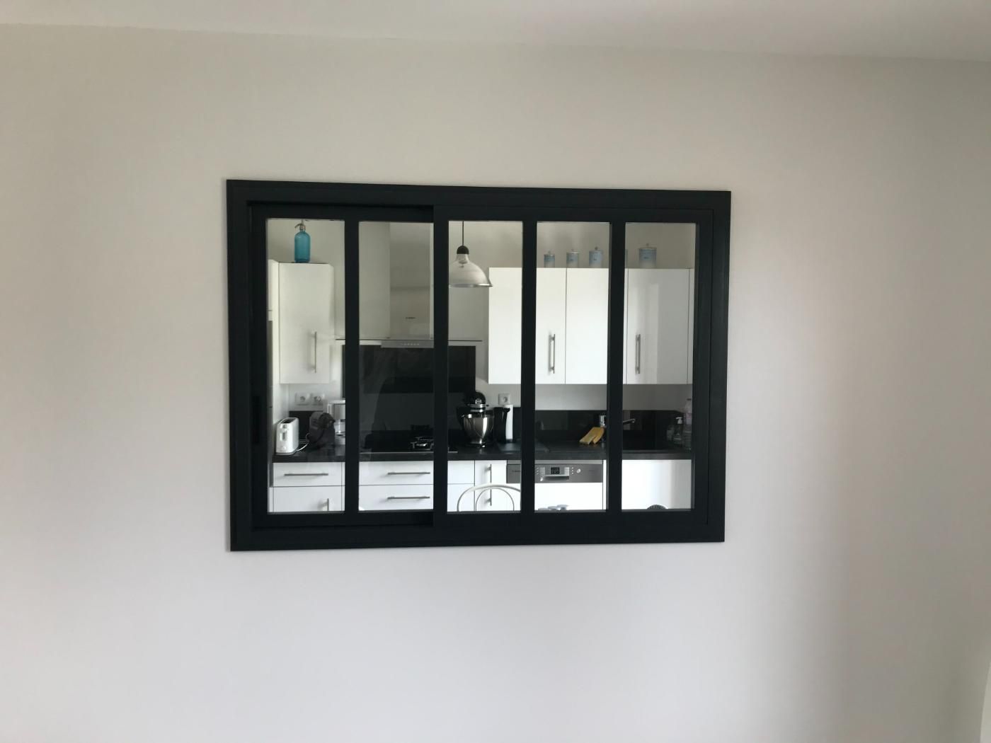 Une verrière intérieure style usine