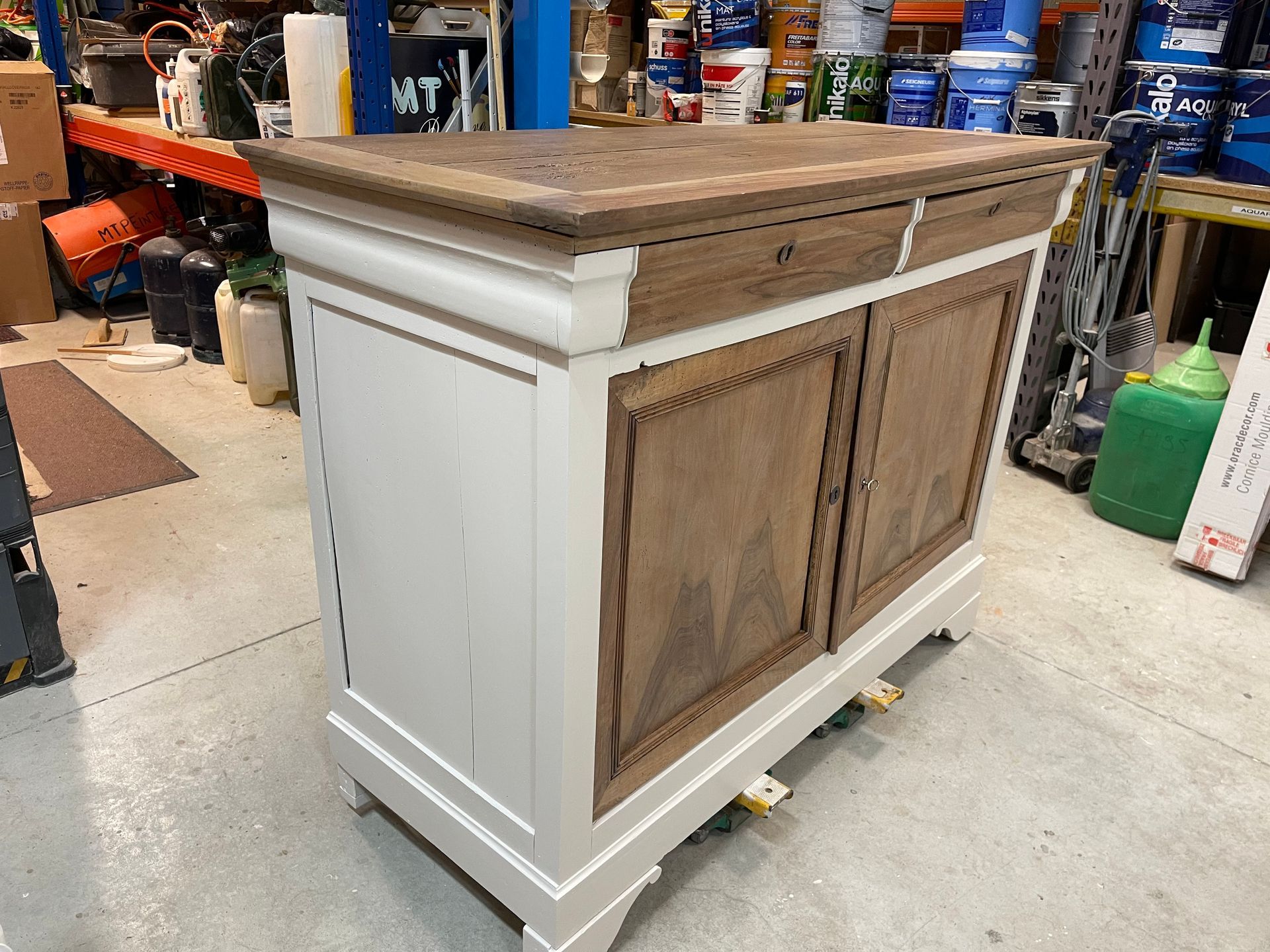 MT Peintures : peinture sur un meuble restauré