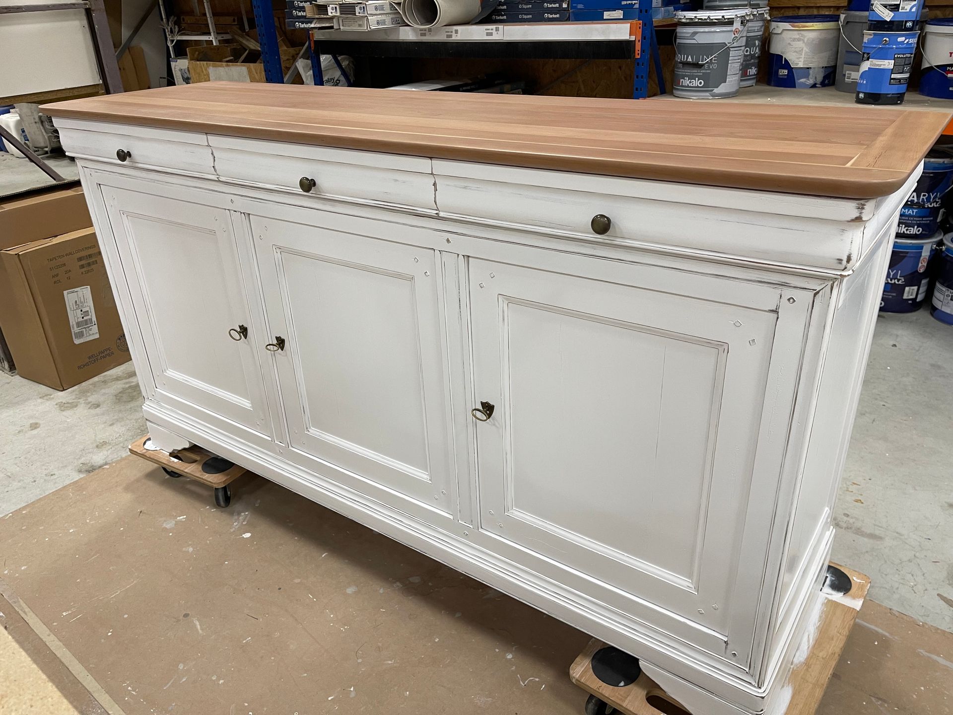 MT Peintures : buffet en bois restauré