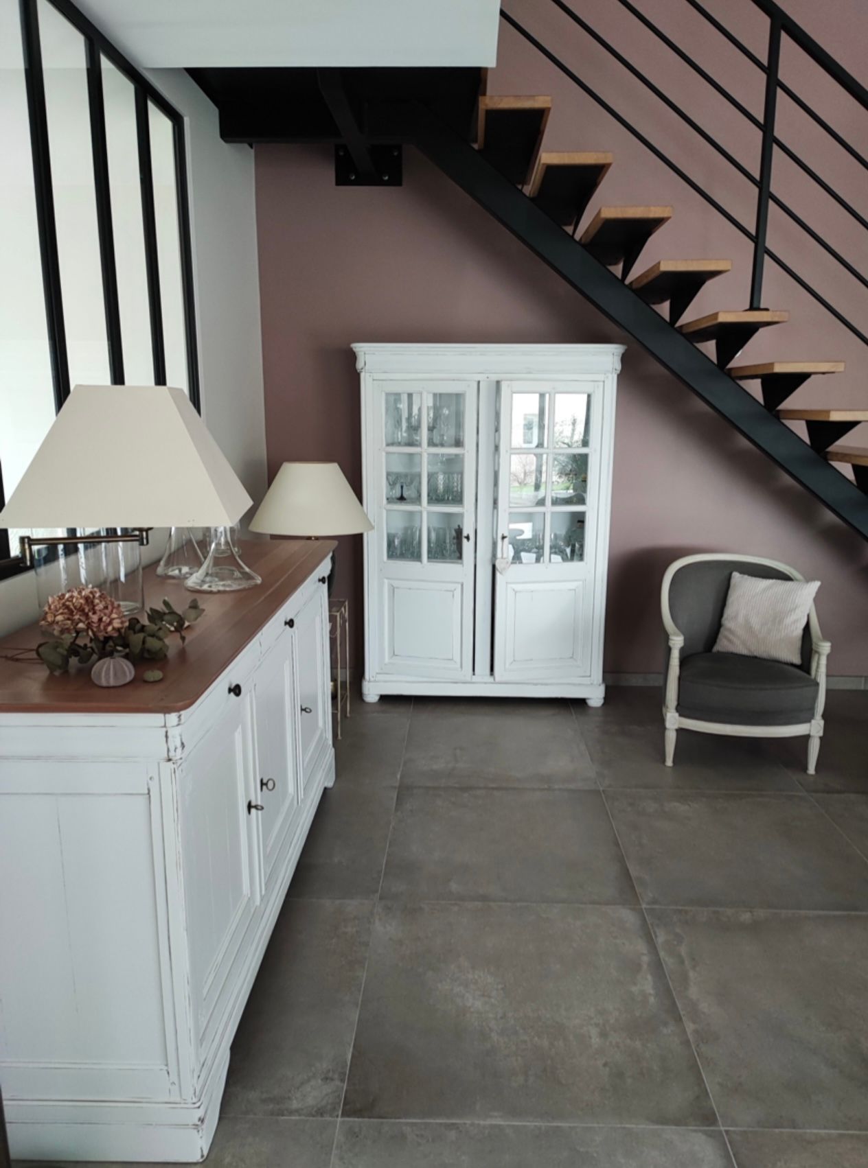 MT Peintures : restauration des meubles d'une pièce à vivre complète