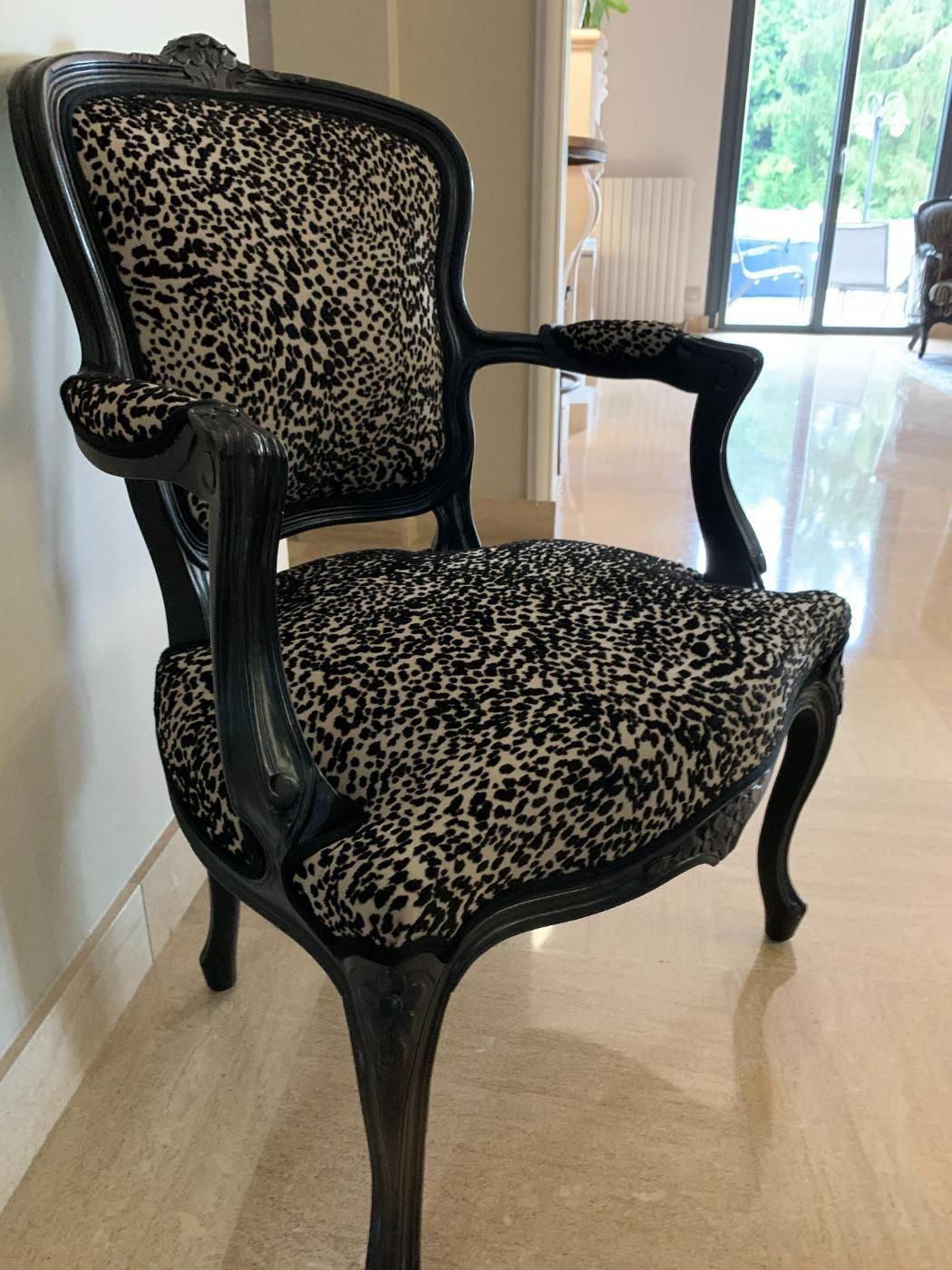 MT Peintures : Une chaise ancienne