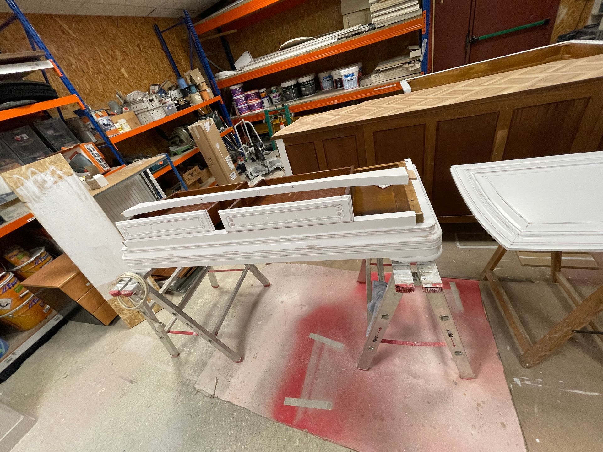 MT Peintures : Restauration d'un meuble en cours