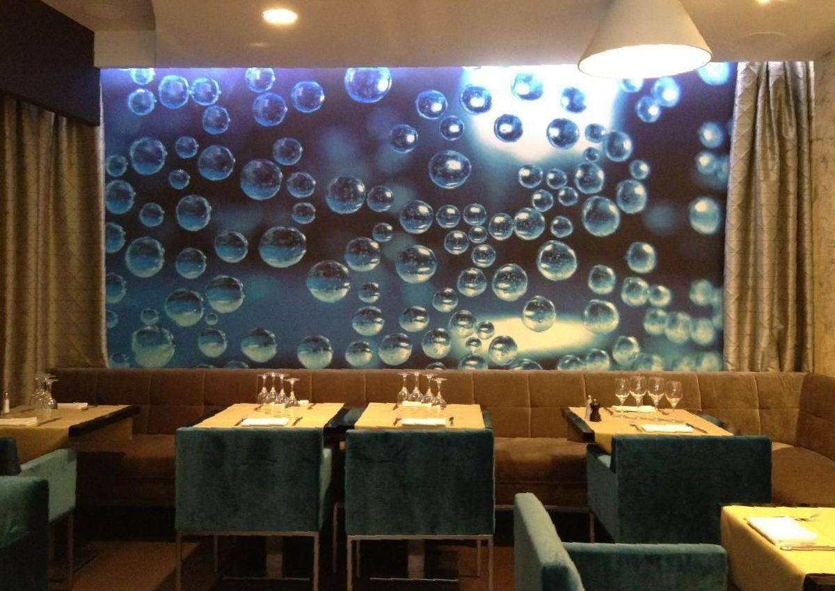 Peinture sur un mur dans un restaurant