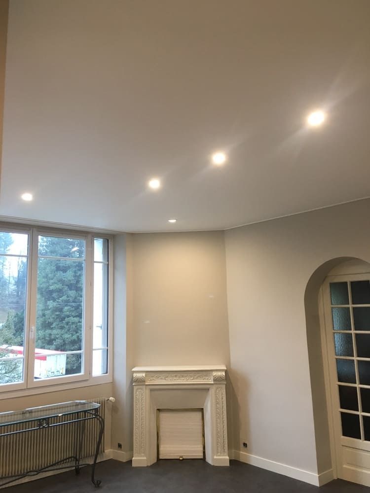 MT Peintures : plafond tendu dans une pièce de maison