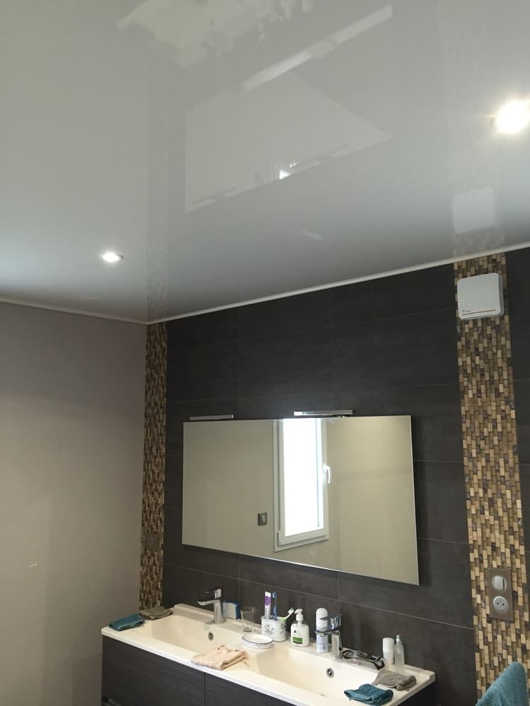 MT Peintures : plafond laqué d'une salle de bains