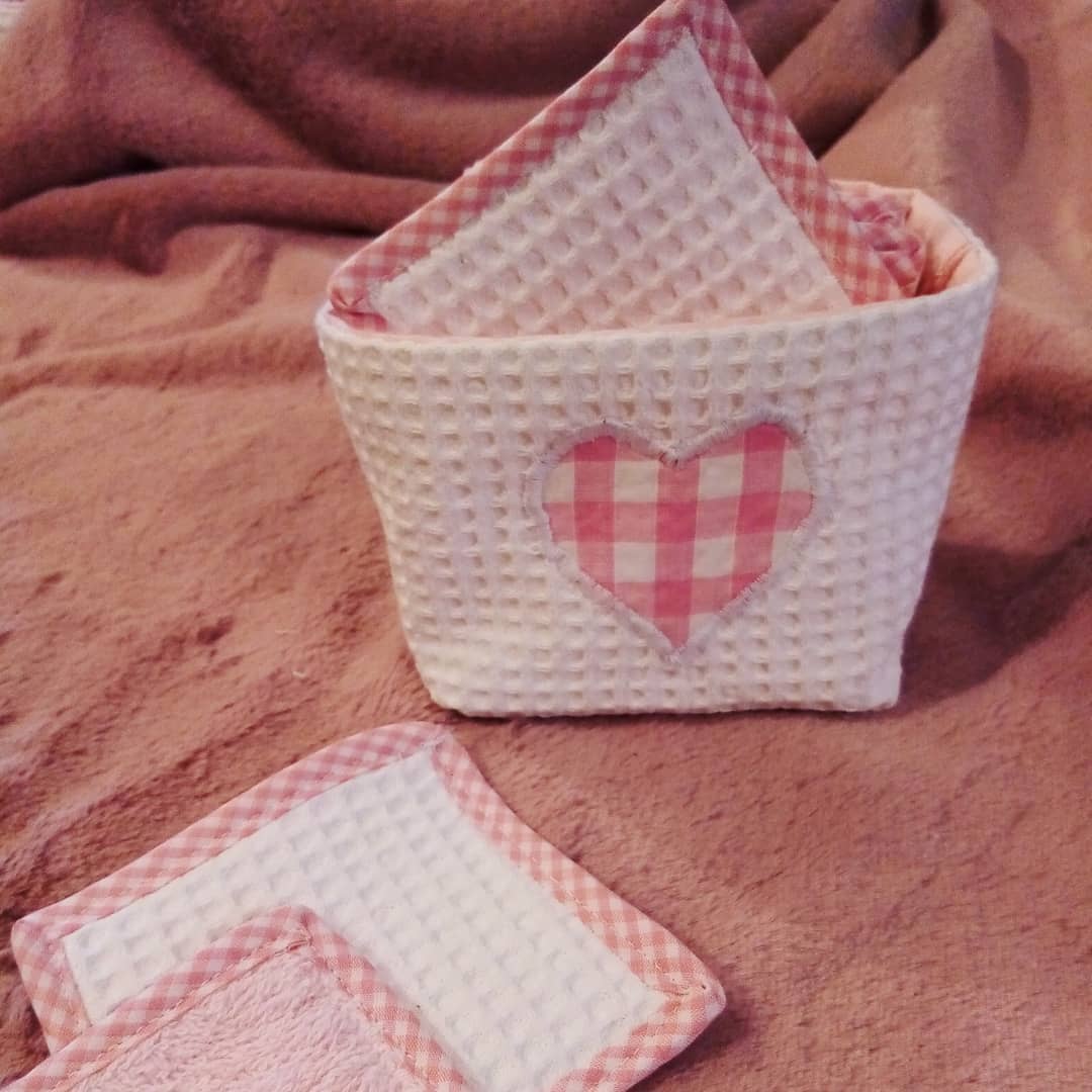 Petit panier en tissu rose