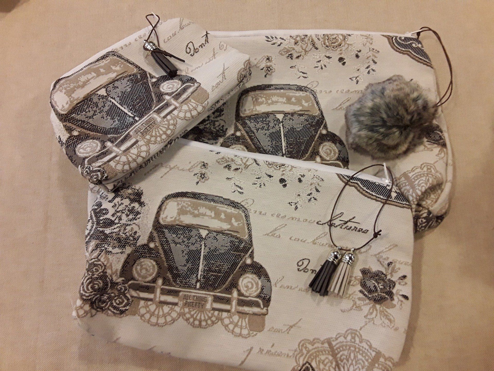 Pochettes motifs voitures