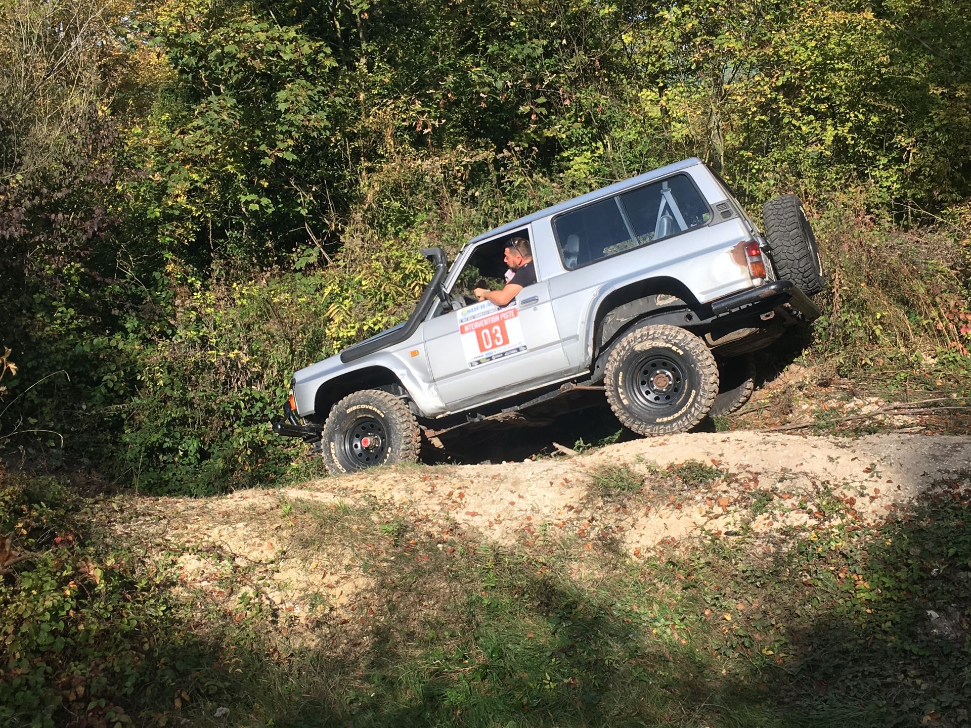 Un véhicule tout-terrain.