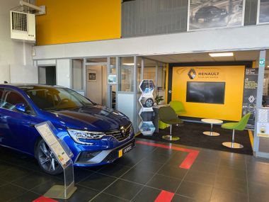 Photo de l'espace d'accueil du garage.