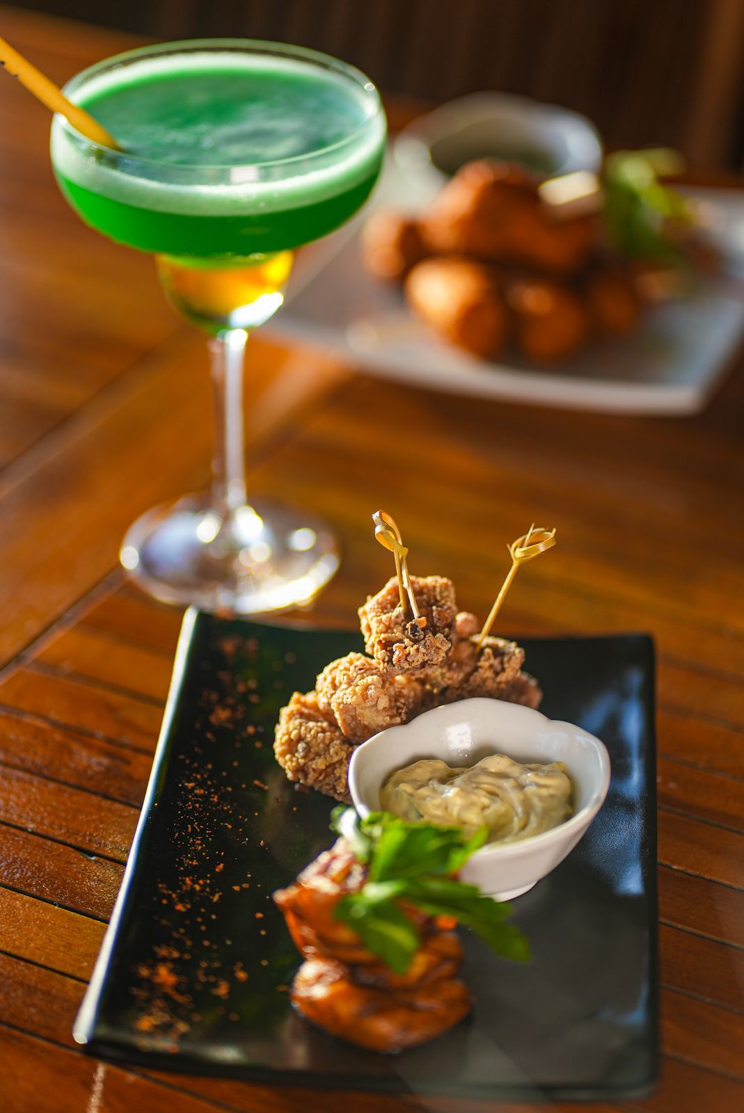 Cocktail verre fluo et finger food