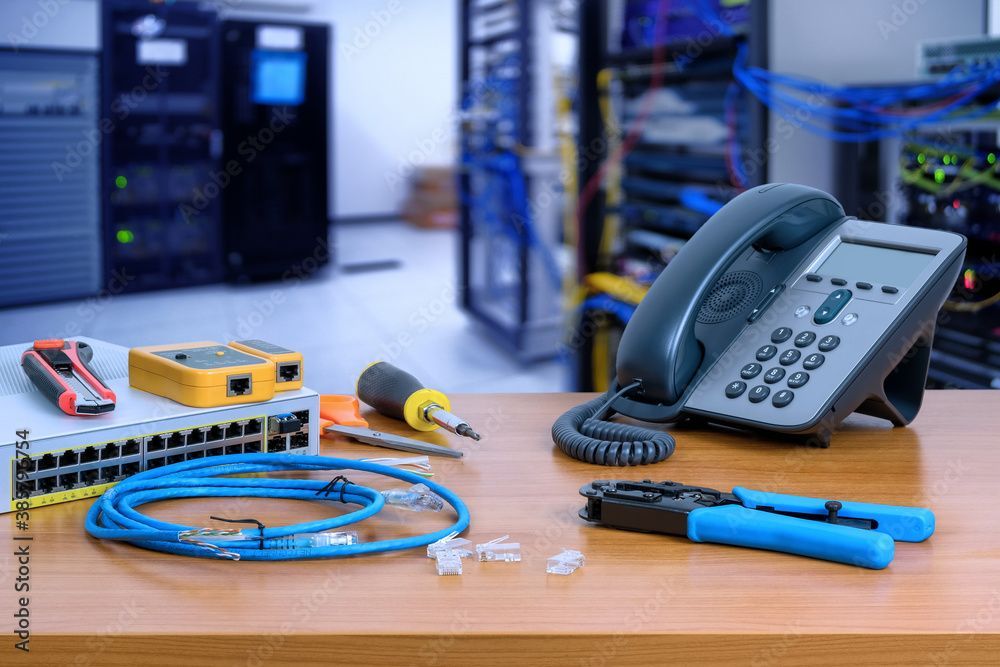 Utensili per riparazione di impianti telefonici