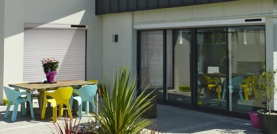Volet roulant sur une baie vitrée