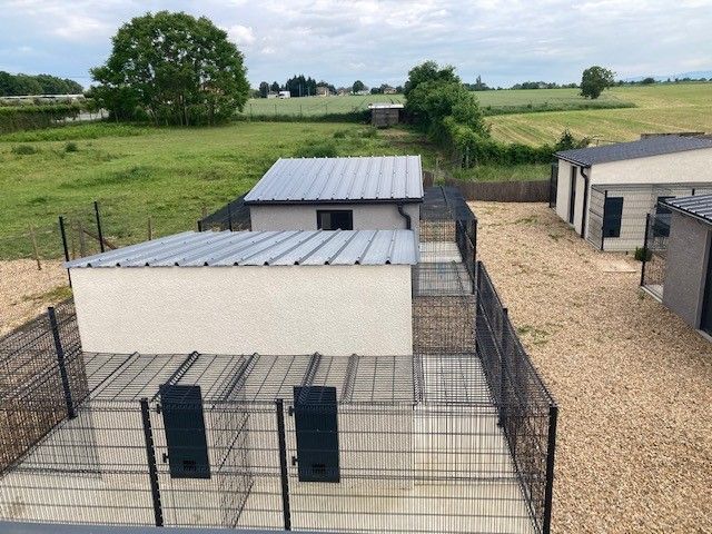 Les installations de la pension animale Chenil des Amaries