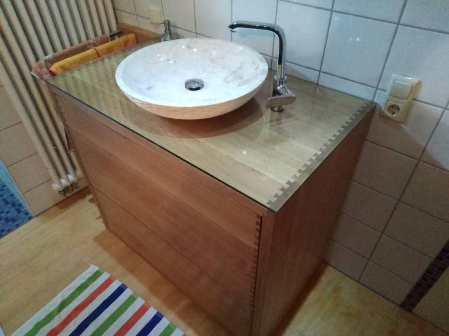 Badezimmerschrank