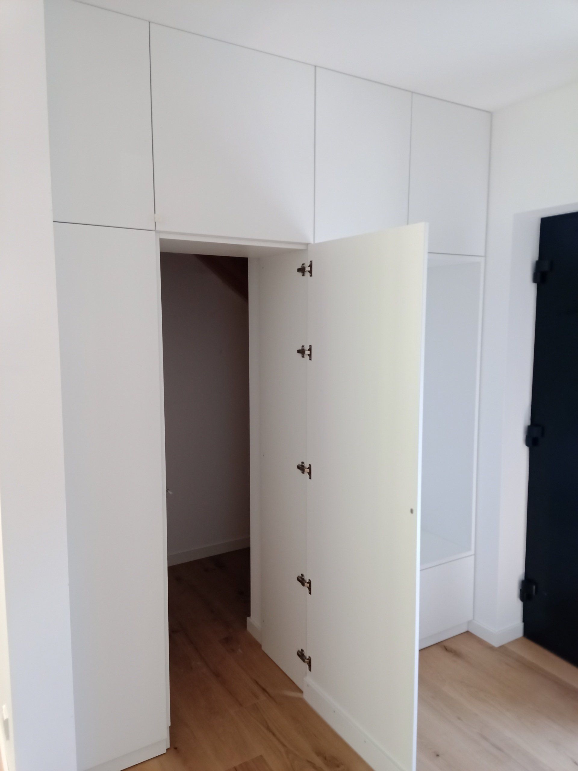 Kleiderschrank